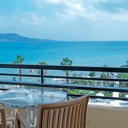 Hotel The Holiday *